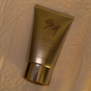 Monat Blow Out Cream